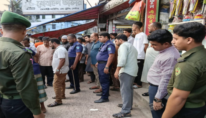 বসুরহাটে অবৈধ দখল উচ্ছেদে উপজেলা প্রশাসনের অভিযান