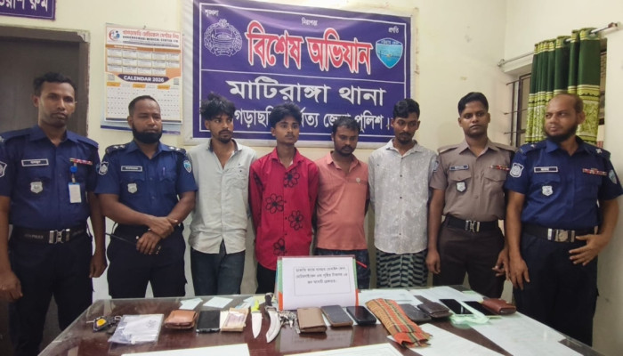 মাটিরাঙ্গায় ২০ লাখ টাকা ছিনতাইয়ের ঘটনায় গ্রেপ্তার ৪, অস্ত্র ও মোটরসাইকেল উদ্ধার
