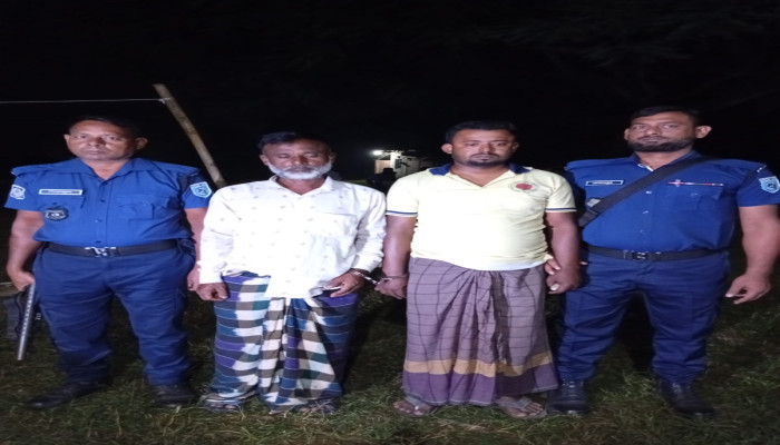 চিরিরবন্দরে ২০ গ্রাম গাঁজাসহ ২ জন আটক, ৩ মাসের কারাদণ্ড দিল ভ্রাম্যমাণ আদালত